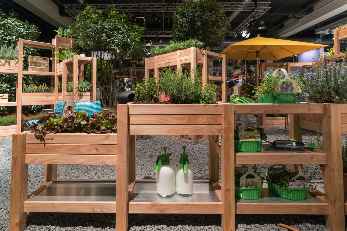 Hochbeet und Ablage